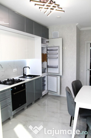 De vanzare 2 camere in zona Avantgarden 