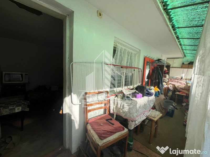 Casa individuala , cu garaj si teren de 856 mp in Ghisoda