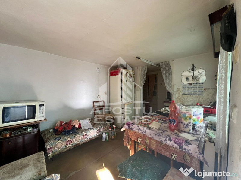 Casa individuala , cu garaj si teren de 856 mp in Ghisoda