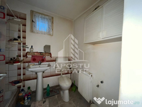 Casa individuala , cu garaj si teren de 856 mp in Ghisoda