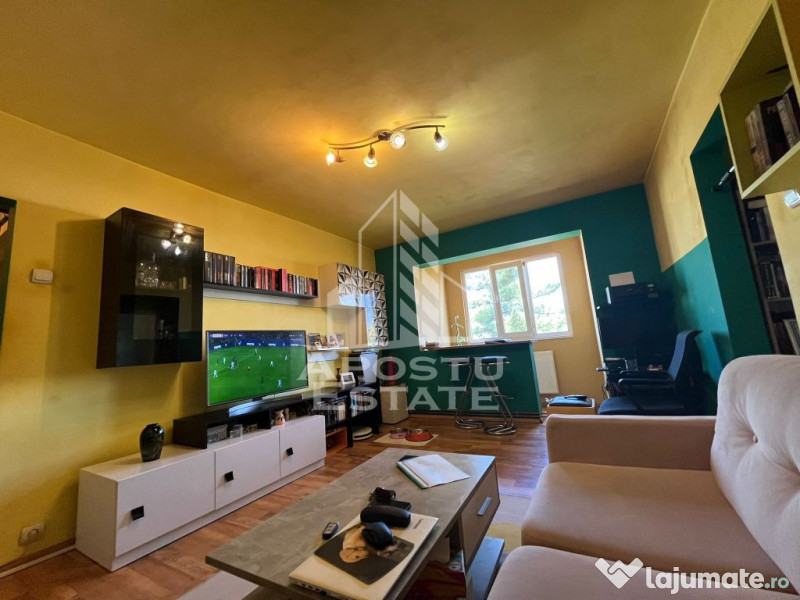 Apartament cu 4 camere, centrala proprie, zona Spitalul J...