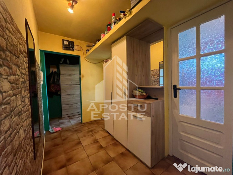 Apartament cu 4 camere, centrala proprie, zona Spitalul J...