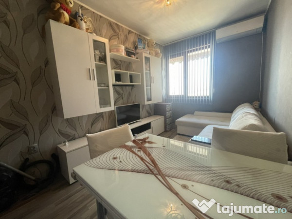 De vanzare 2 camere in zona Tractorul