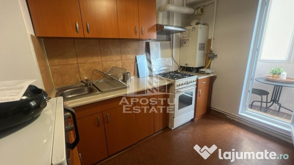 Apartament cu o camera, centrala proprie in zona Lipovei