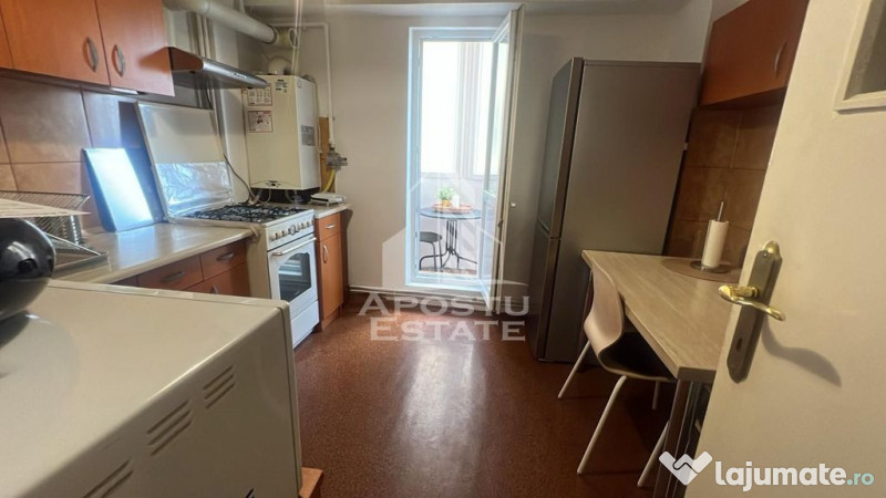 Apartament cu o camera, centrala proprie in zona Lipovei
