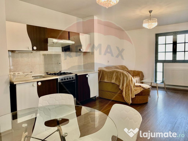 Apartament în zona Centrala, et.1, curte privata. 