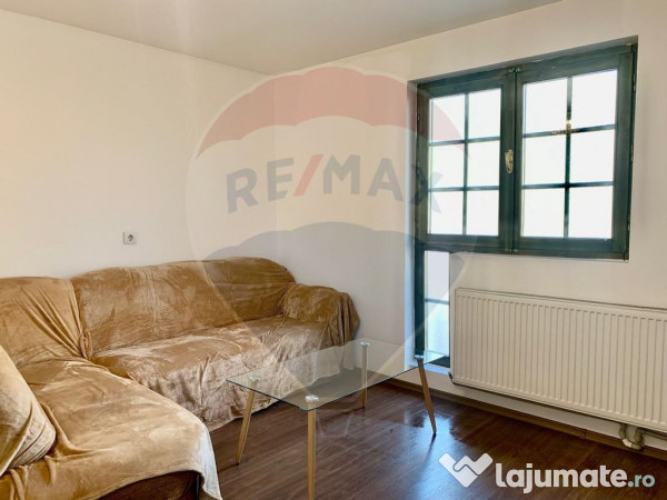 Apartament în zona Centrala, et.1, curte privata. 