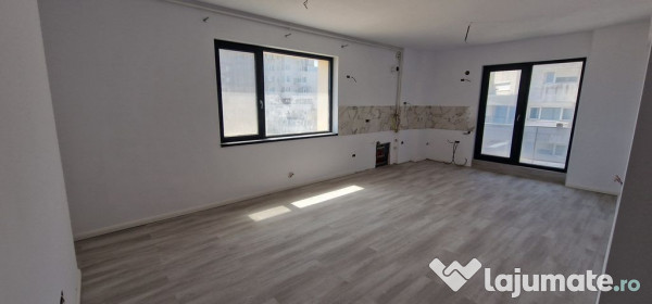 Faleza Nord apartament cu 3 camere, vedere la mare. 