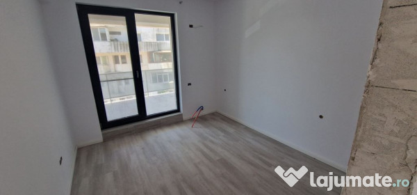 Faleza Nord apartament cu 3 camere, vedere la mare. 