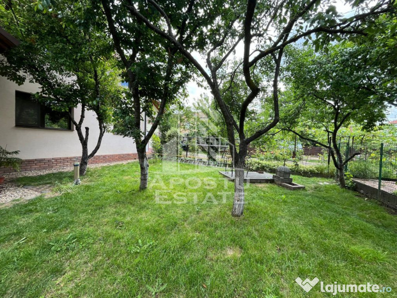 Casa individuala , 4 camere,2 bai, garaj, acces auto, 575...