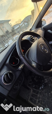 Dacia berlina 1.2 benzina cu 105.000 km rulati 