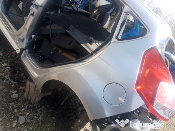Aripa Stanga Spate Ford Fiesta 2013
