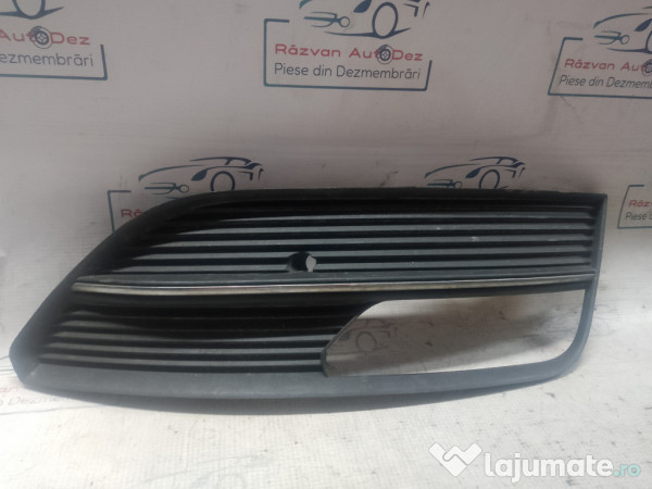 Grila proiector dreapta Audi A3 8V 2015