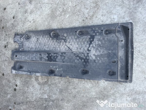 Scut lateral stanga Volkswagen Golf 6 1.6 Motorina 2010