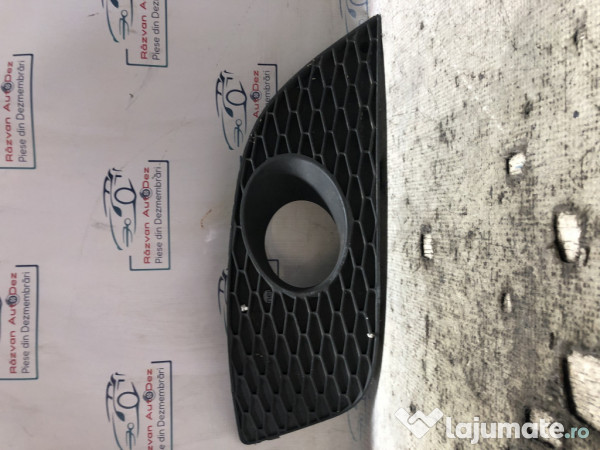 Grila proiector stanga Seat Leon 2015