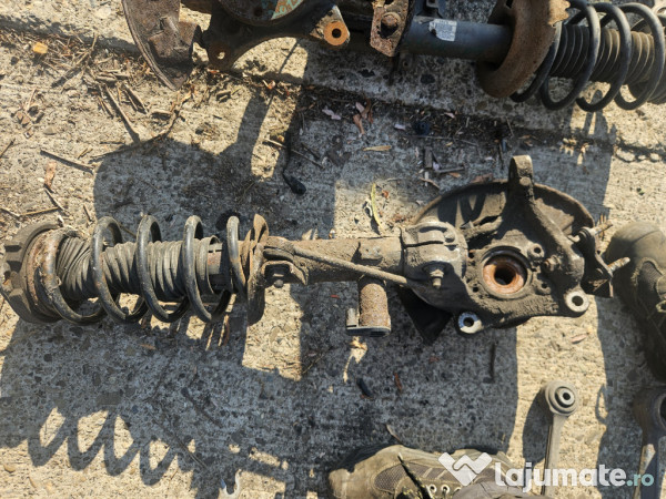 Fuzeta cu amortizor dreapta fata Volkswagen Passat CC 2012