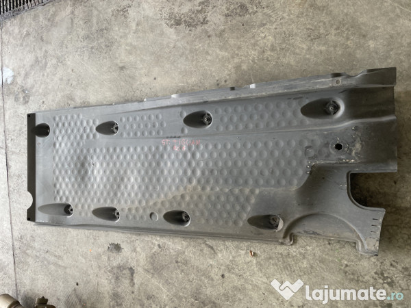 Scut lateral stanga Volkswagen Tiguan 2.0 Motorina 2014