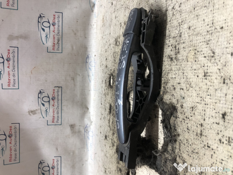 Maner exterior stanga fata Skoda Octavia 2 2014