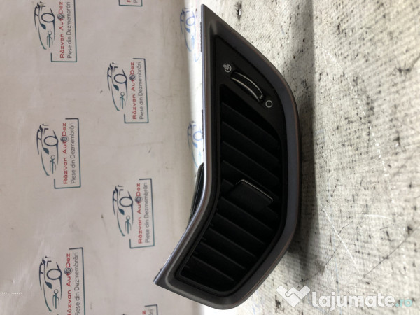 Grila ventilatie stanga Hyundai Santa Fe 2.2 Motorina 2016