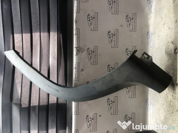 Bandou aripa stanga spate Dacia Duster 1.5 Motorina 2013