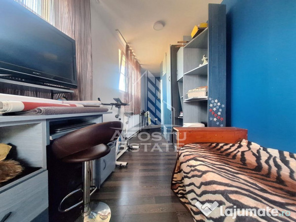 Casa individuala cu 5 camere si terasa, zona linistita Sa... 