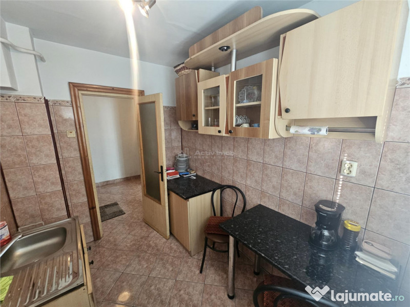 Resita, 2 Cam. Cf. 1, Et. 1, Bulevard, Micro 1 