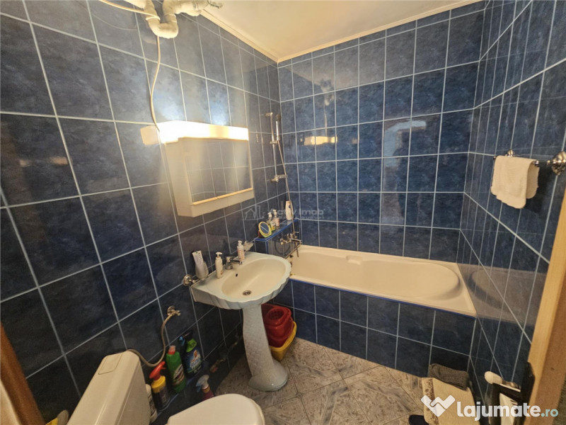 Resita, 2 Cam. Cf. 1, Et. 1, Bulevard, Micro 1 