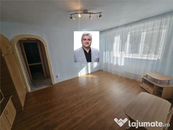 Resita, 2 Cam. Cf. 1, Et. 1, Bulevard, Micro 1 