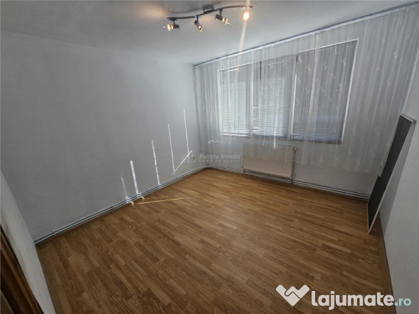 Resita, 2 Cam. Cf. 1, Et. 1, Bulevard, Micro 1 