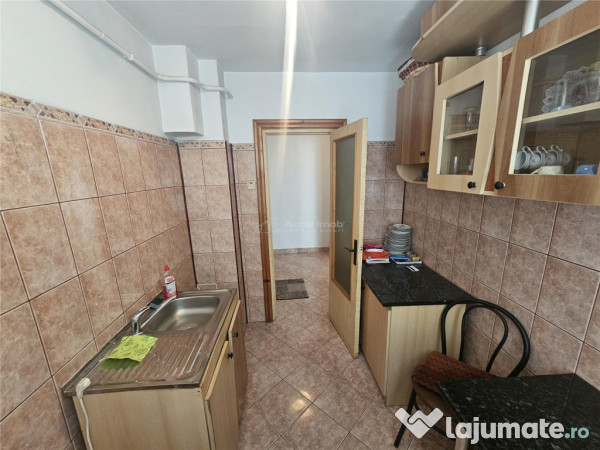 Resita, 2 Cam. Cf. 1, Et. 1, Bulevard, Micro 1 