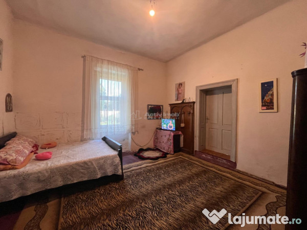 Sacu, Casa 426 Mp. Construiti, 6.500 Mp. Teren