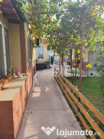 Casă situată în zona Palas din cărămidă 