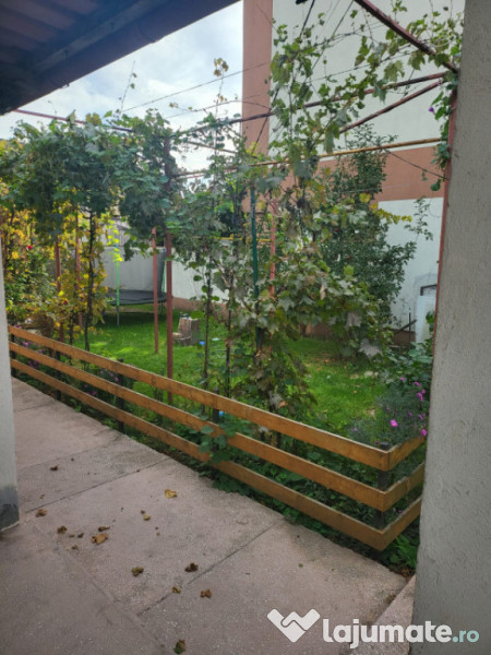 Casă situată în zona Palas din cărămidă 