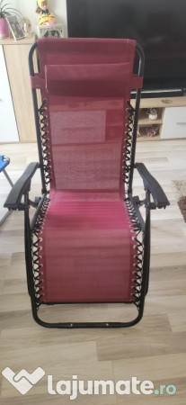 Două scaune pliabile 