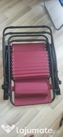 Două scaune pliabile 