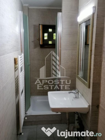 Apartament cu 3 camere, Zona Dacia 