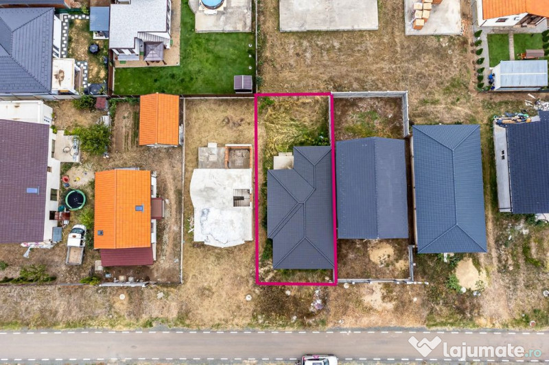 Casă nefinisata la sol in Fântânele, cartier nou Comsi... 