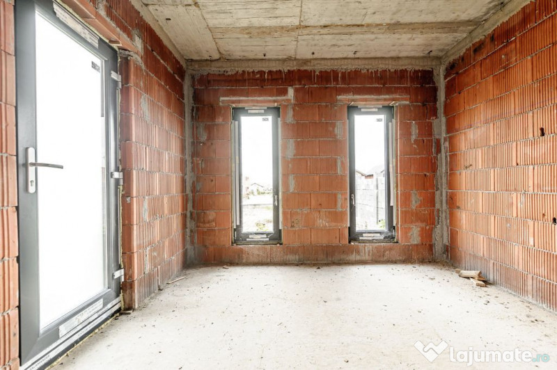 Casă nefinisata la sol in Fântânele, cartier nou Comsi... 