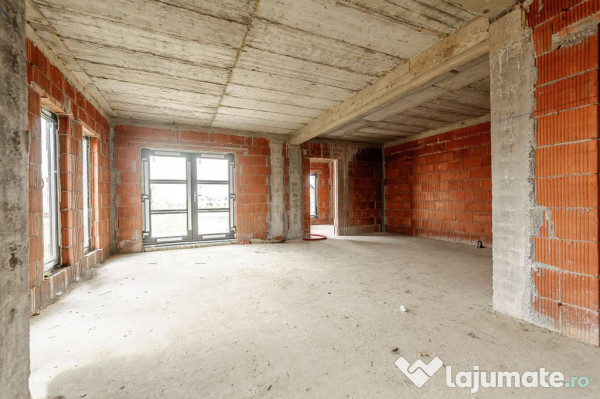 Casă nefinisata la sol in Fântânele, cartier nou Comsi... 