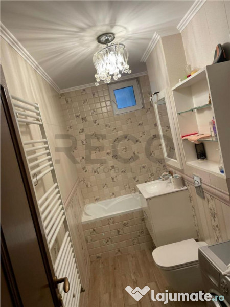 Apartament 3 camere, pe Splaiul Crisanei 