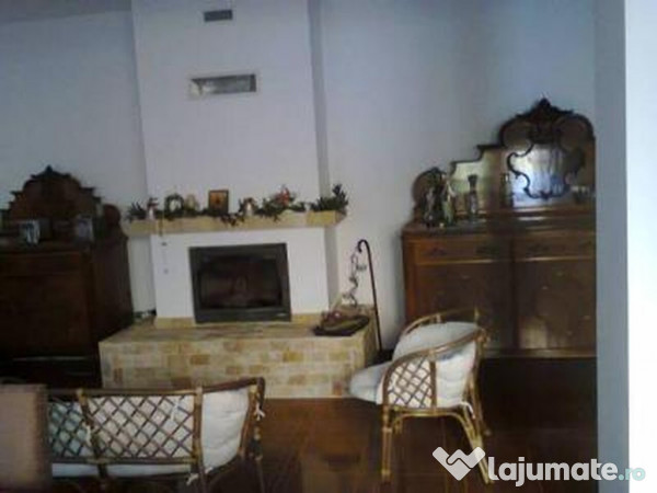 Blv BUCURESTI - casa P+1, 6cam, S-200mp - 155000 euro
