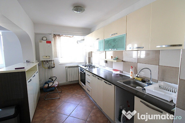 Apartament cu 3 camere in zona I. C. Frimu (pe Nae Leonard) 