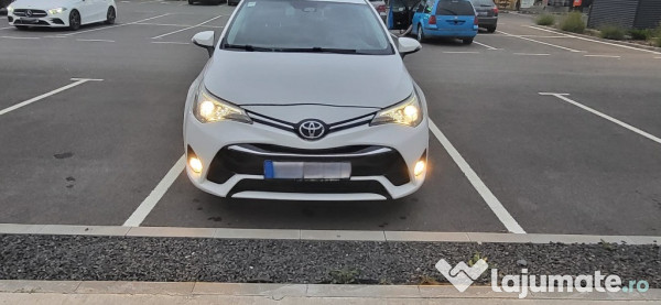 Toyota Avensis Executive 2017 – Diesel, Full Option, Stare Impecabilă