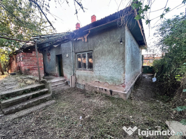 Bocsa Romana, 2 Corpuri de cladire cu Teren de 555 mp. si ga