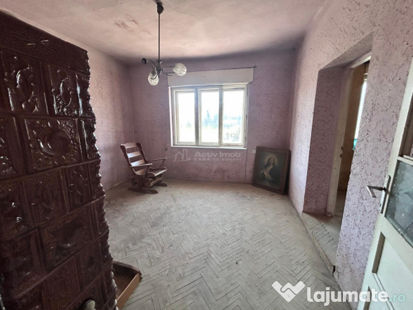 Bocsa Romana, 2 Corpuri de cladire cu Teren de 555 mp. si ga