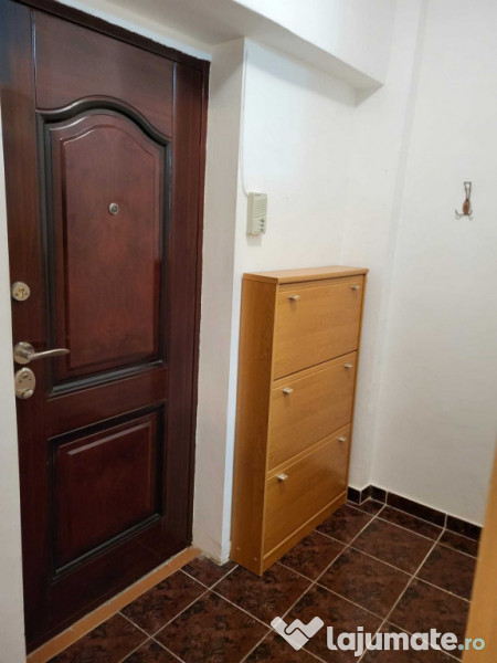 Garsoniera etajul 2 zona Racadau 
