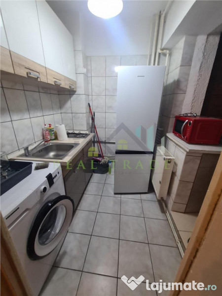 Garsoniera etajul 2 zona Racadau 