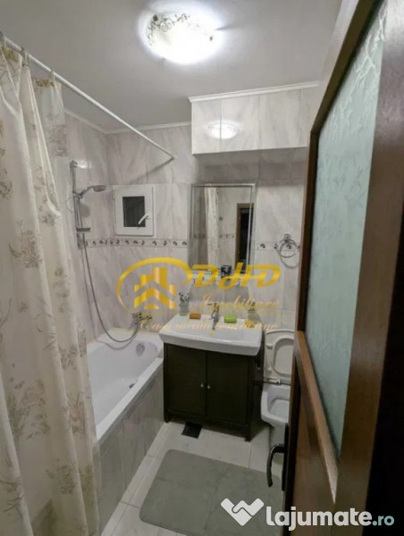 Apartament cu 3 camere de închiriat situat Bl. Independenței