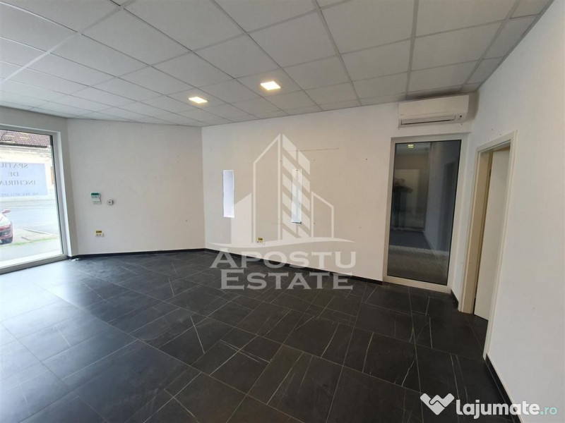 Spatiu comercial 43 mp + loc parcare, in zona Balcescu 