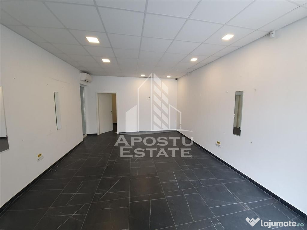 Spatiu comercial 43 mp + loc parcare, in zona Balcescu 